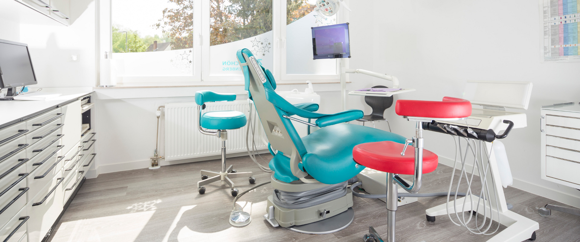 Behandlungszimmer der Zahnarztpraxis ZahnSchön